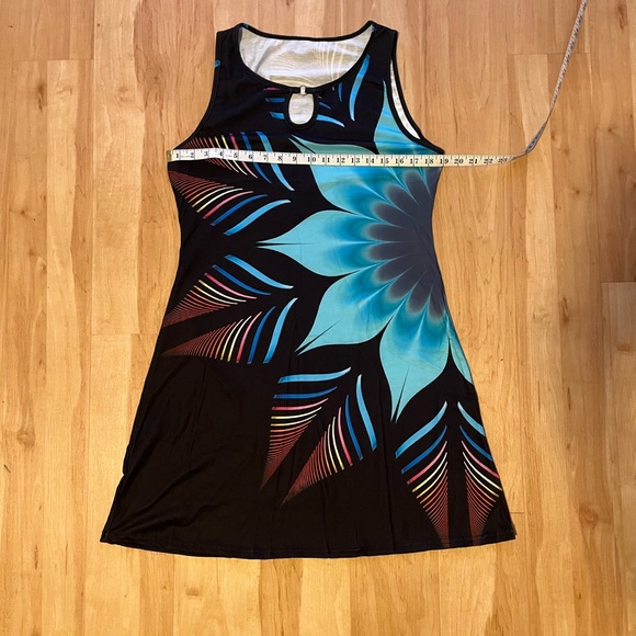 NWOT Blue burst summer dress sleeveless with black background - Picture 6 of 11